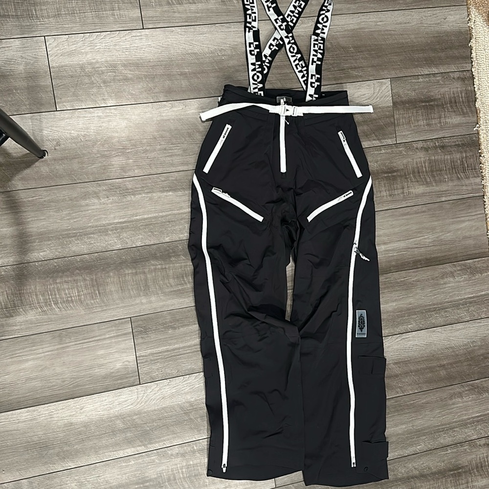 NWOT Zephyr Ski Shell Pants small